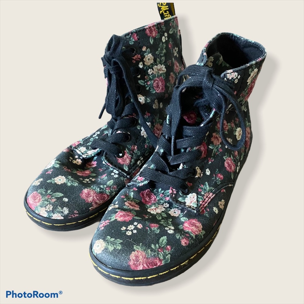 Dr. Martens Floral Hackney Canvas Boot - W6